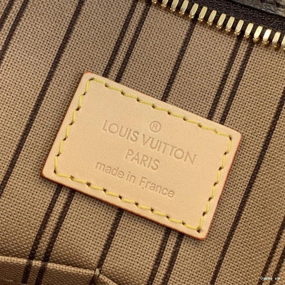 LOUIS VUITTON Mezzo 0711